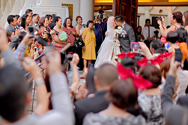 необычная и яркая свадьба, гости на свадьбе