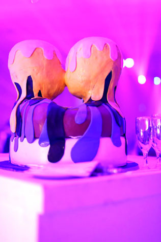 необычная и яркая современная свадьба, свадебный торт