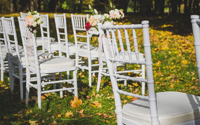 осенняя свадьба, декор стульев