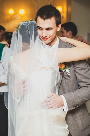 осенняя свадьба, танец молодоженов