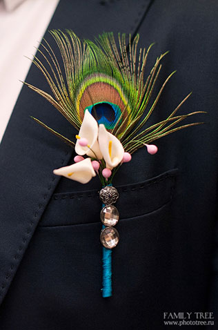 павлинья свадьба, бутоньерка жениха