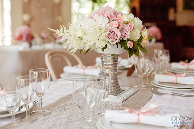 Пионовая свадьба Александры и Константина, живые цветы на свадьбе