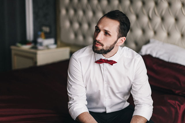 Пленительный цвет Марсала, образ жениха