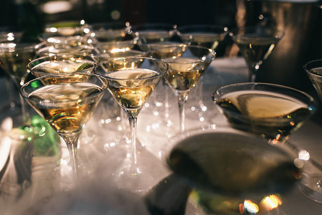 Пленительный цвет Марсала, шампанское