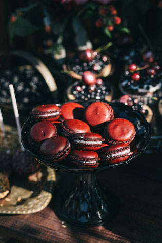 Пленительный цвет Марсала, маракуны