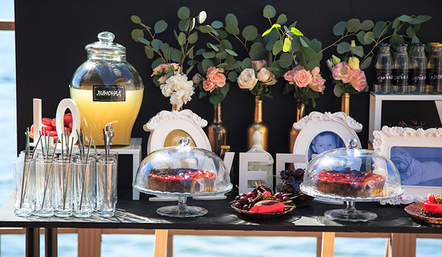 Необычная протея, свадьба Дмитрия и Юлии, декор сладкого стола