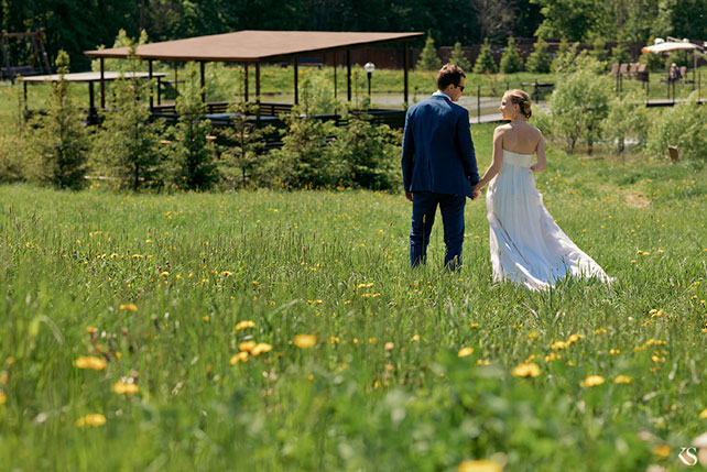 бело-красная летняя свадьба