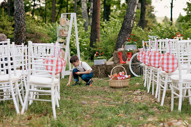 бело-красная летняя свадьба