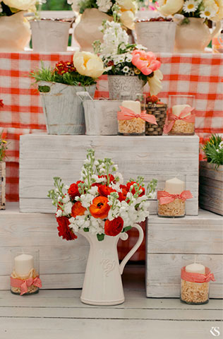 бело-красная летняя свадьба