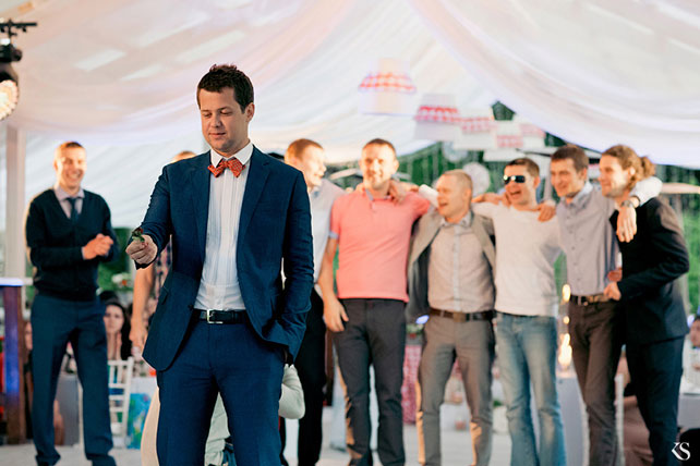 бело-красная летняя свадьба