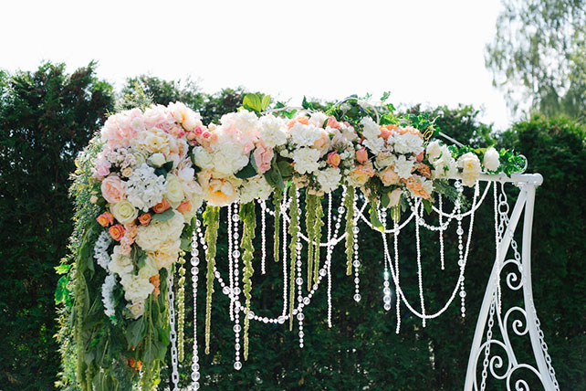 Романтическая свадьба на качелях, флористика