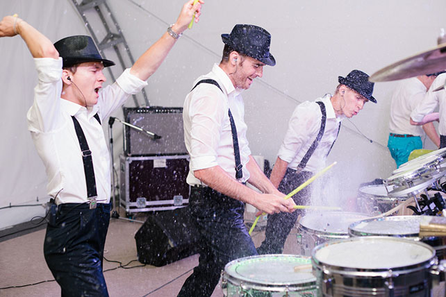 Романтическая свадьба на качелях, живая музыка