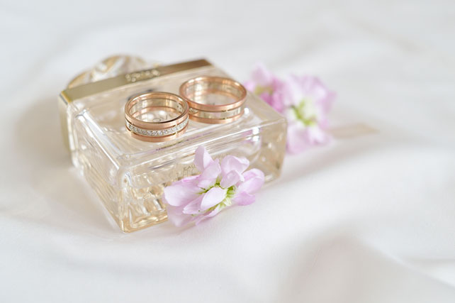 Романтичная свадьба, кольца на духах