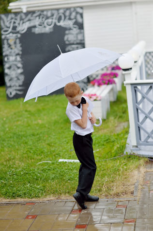 Романтичная свадьба, мальчик на свадьбе