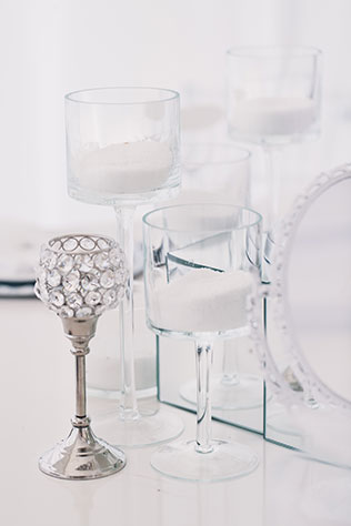 Роскошная белоснежная свадьба, элементы декора - бокалы