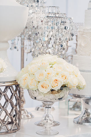 Роскошная белоснежная свадьба, флористика