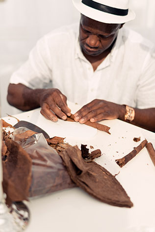 Роскошная белоснежная свадьба, кубинские сигары