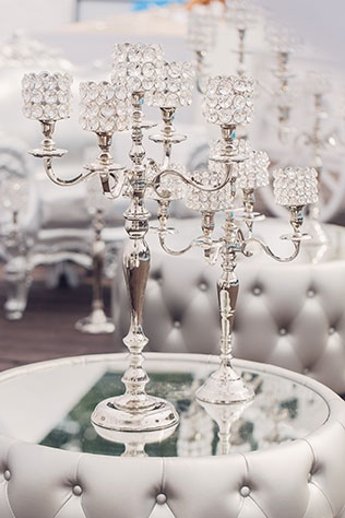 Роскошная белоснежная свадьба, фотозона