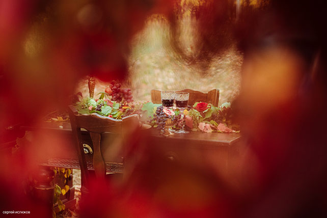 Винтажный шик, роскошная осенняя свадьба в лесу, место торжественной церемонии