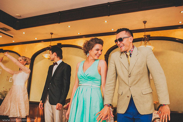 уютная свадьба в стиле рустик, первый танец молодоженов