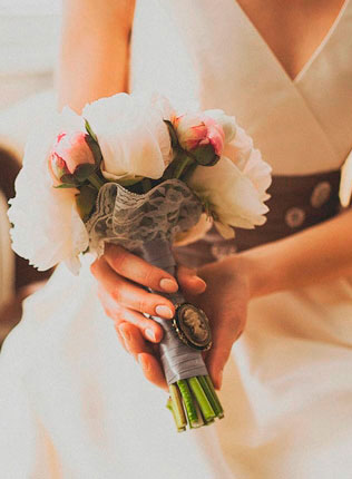 уютная свадьба в стиле рустик, букет невесты