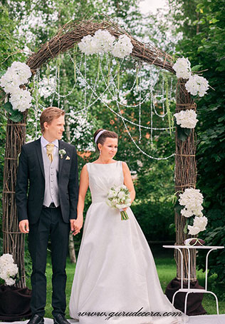 рустикальная свадьба Андрея и Елены, регистрация, свадебная арка