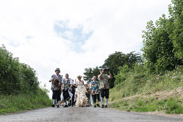Рустикальная хиппи-свадьба, гости на свадьбе