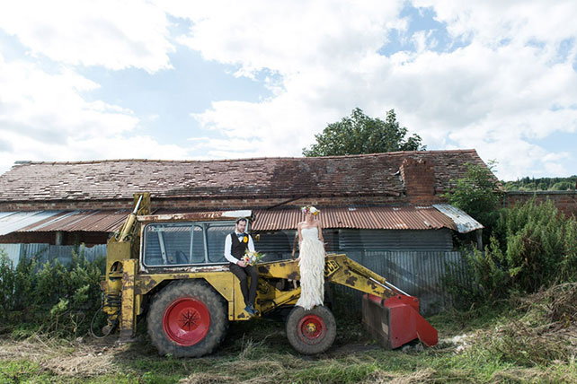 Рустикальная хиппи-свадьба, жених и невеста, фото с техникой