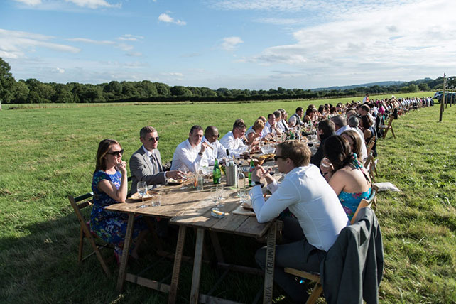 Рустикальная хиппи-свадьба, свадебный стол