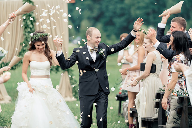 Любовь как кулинарное искусство, гости приветствуют молодожёнов, церемония бракосочетания