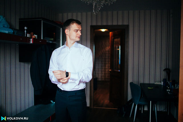 жених одевается