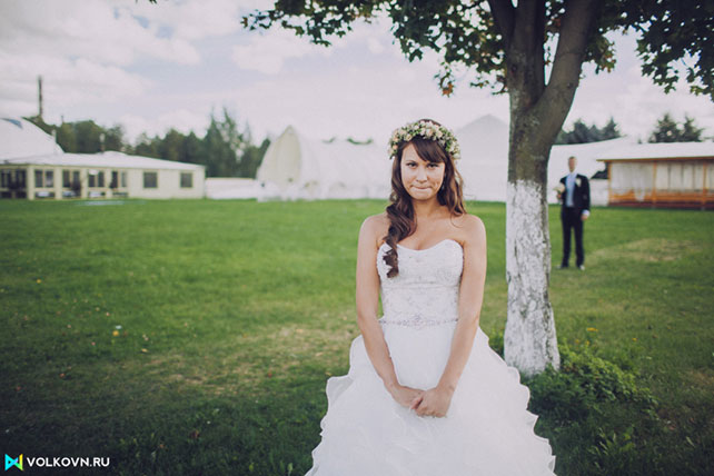 фотосессия жениха и невесты на поляне