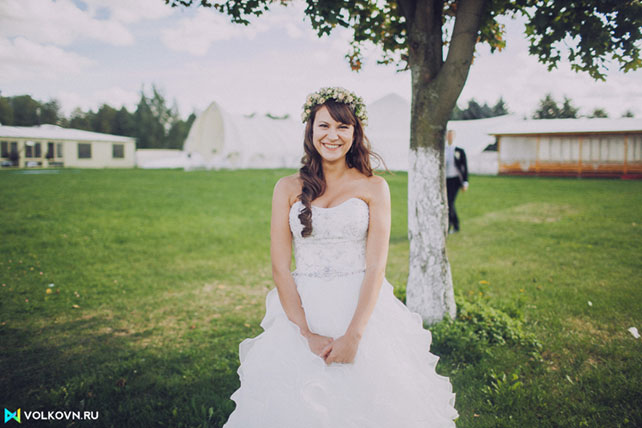 фотосессия жениха и невесты на поляне