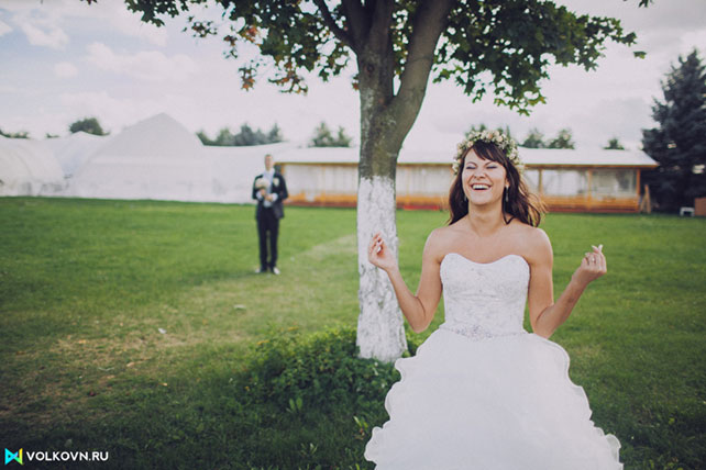 фотосессия жениха и невесты на поляне