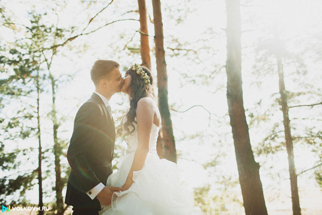 жених и невеста, фотосессия в лесу