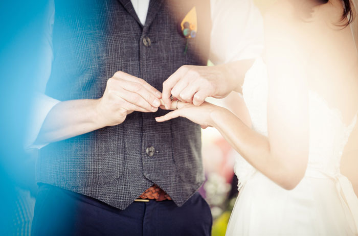 рустикальная свадьба с необычной фотосессией, друзья жениха, подружки невесты