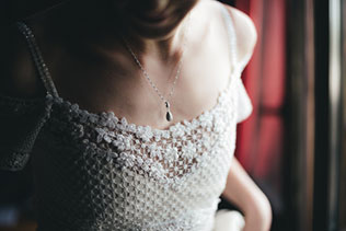 рустикальная свадьба на ранчо, платье невесты