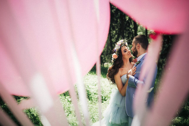 Рустикальная свадьба в пастельных тонах, фото с воздушными шарами