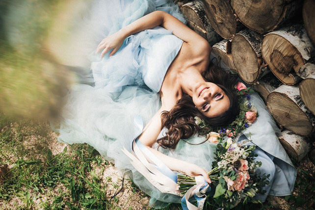 Рустикальная свадьба в пастельных тонах, образ невесты