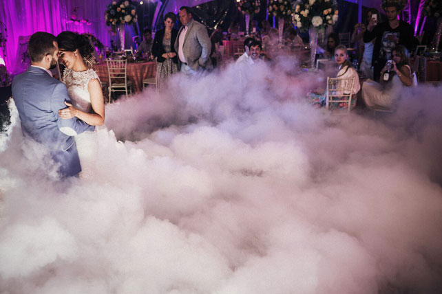 Рустикальная свадьба в пастельных тонах, танец молодожён