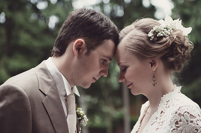 Рустикальная свадьба, жених и невеста