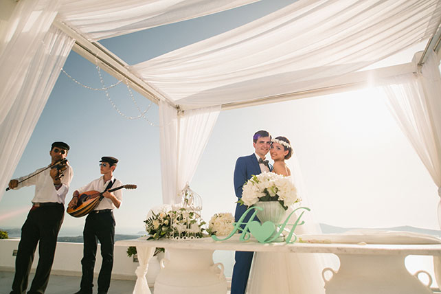Солнечная свадьба на острове Санторини, Александр и Александра, музыканты на свадьбе