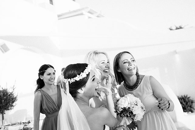 Солнечная свадьба на острове Санторини, Александр и Александра, невеста с подружками