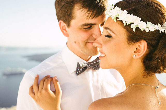 Солнечная свадьба на острове Санторини, Александр и Александра, фотосессия жениха и невесты