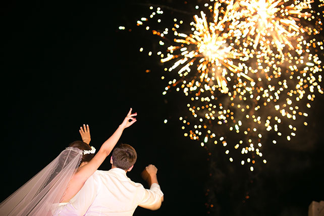 Солнечная свадьба на острове Санторини, Александр и Александра, свадебный салют