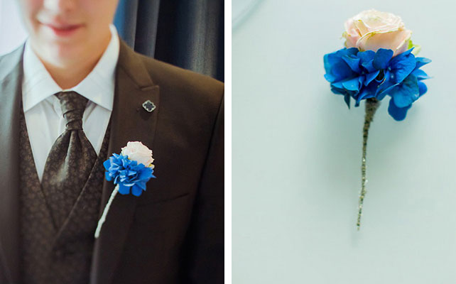 Лена и Миша: свадьба в синем цвете, бутоньерка жениха синего цвета