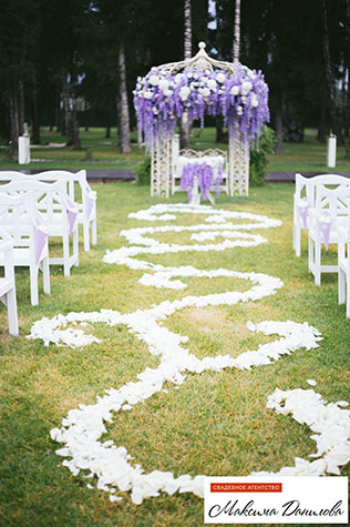 сиреневая свадьба, декор церемонии