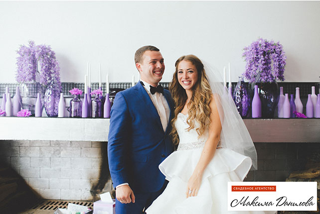 сиреневая свадьба, жених и невеста