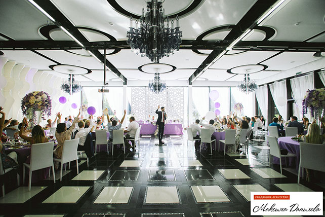 сиреневая свадьба, гости на свадьбе