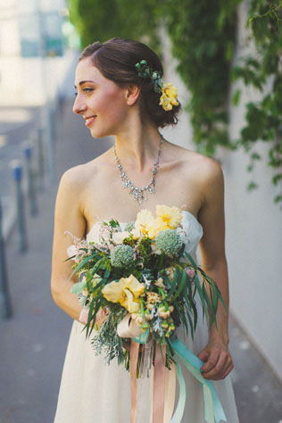 Мятная свадьба с городской фотосессией, образ невесты
